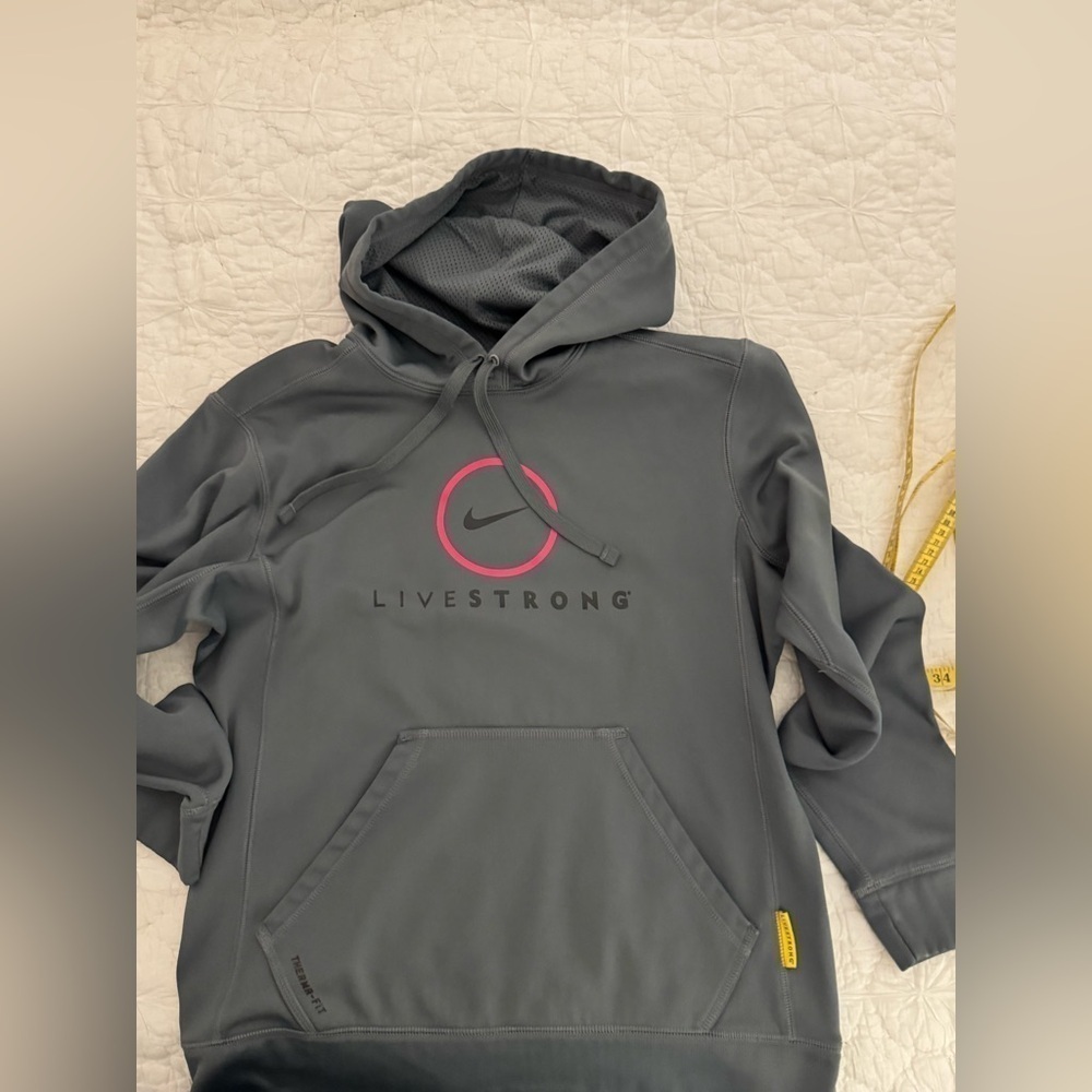 Livestrong Nike Hoodie Gray Size Small